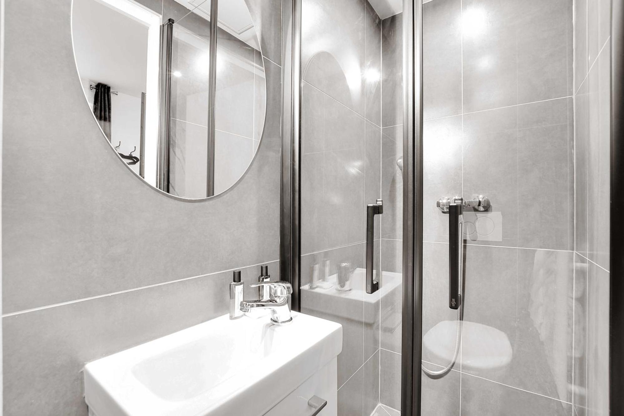 Charming Studio - 2P With Ac Near Montmartre Paris Dış mekan fotoğraf